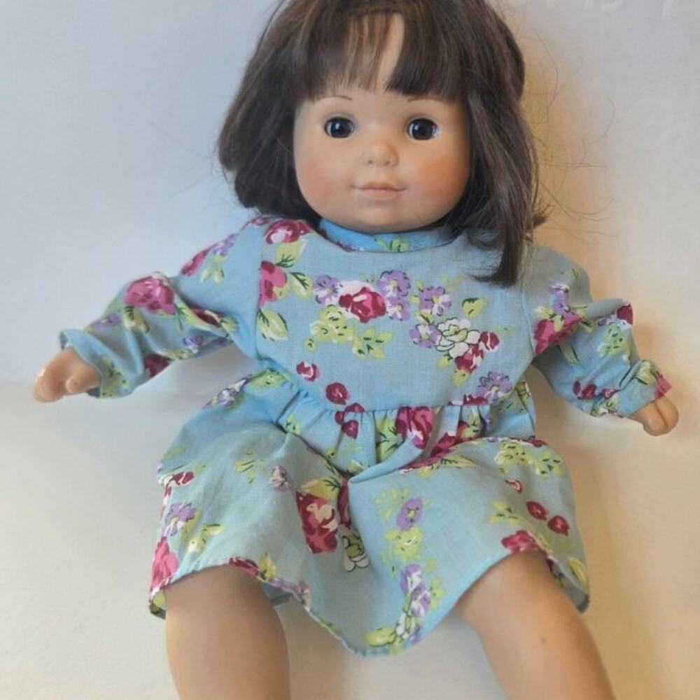 Retired American girl doll  (dt1)
